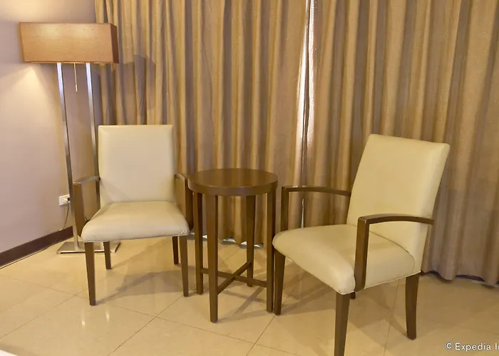 Mandarin Plaza Hotel 3*