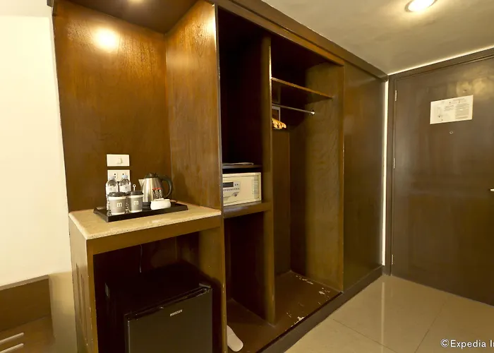 Hotel Mandarin Plaza 3*