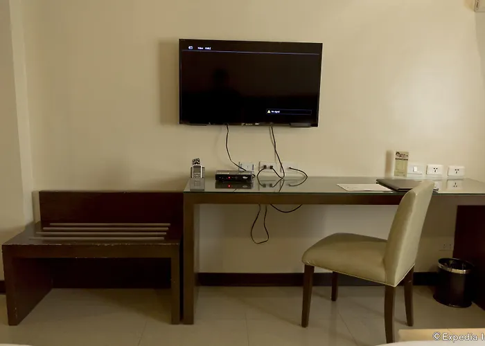 Mandarin Plaza Hotel 3*
