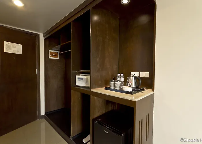 Mandarin Plaza Hotel