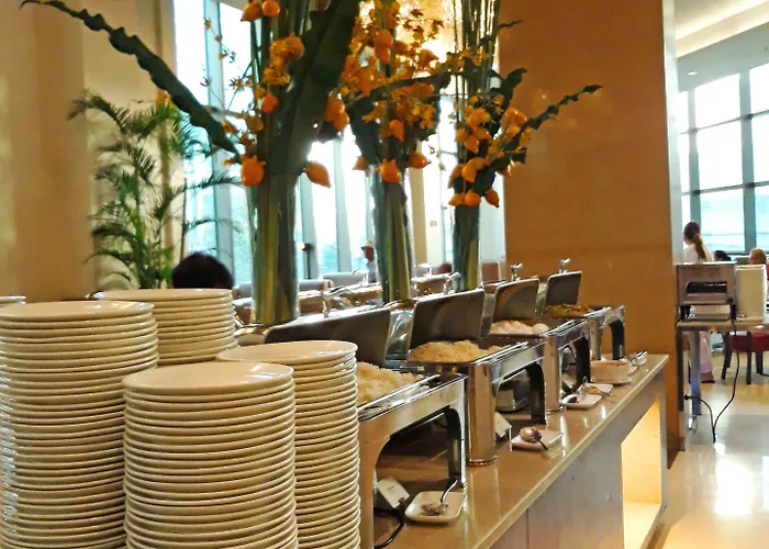 Mandarin Plaza Hotel 3*