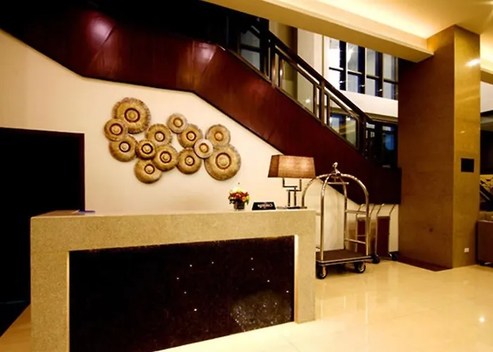 Mandarin Plaza Hotel