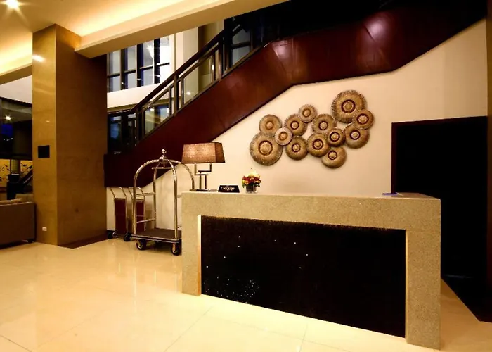 Hotel Mandarin Plaza 3*