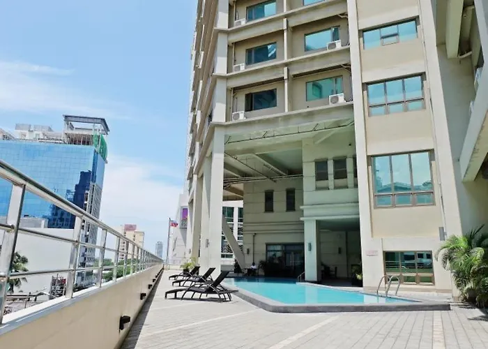 Mandarin Plaza Hotel 3*