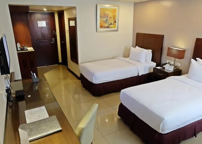 Mandarin Plaza Hotel 3*