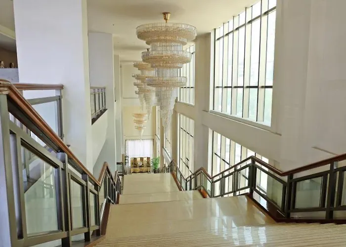 Hotell Mandarin Plaza 3*