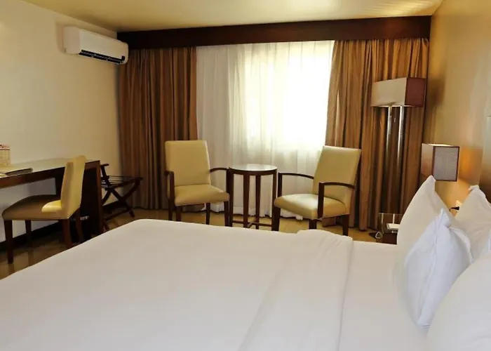 Mandarin Plaza 3* Cebu