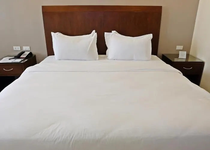 Mandarin Plaza Hotel