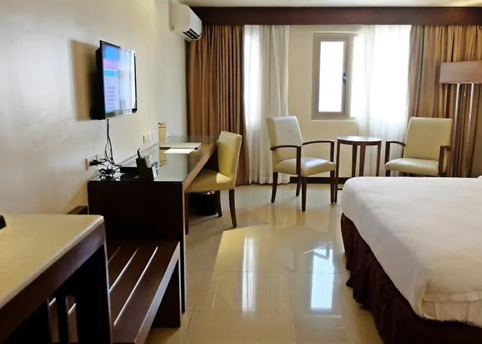 Mandarin Plaza Hotel 3*