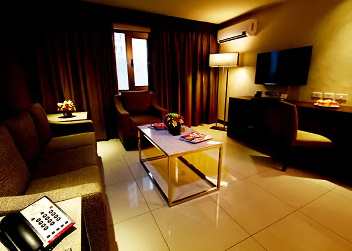 Mandarin Plaza Hotel 3*