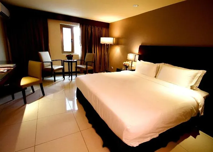 Hotel Mandarin Plaza 3*