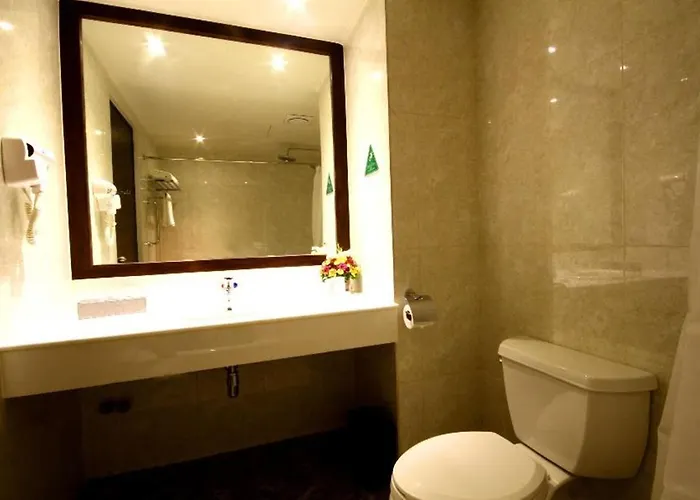 Mandarin Plaza 3*