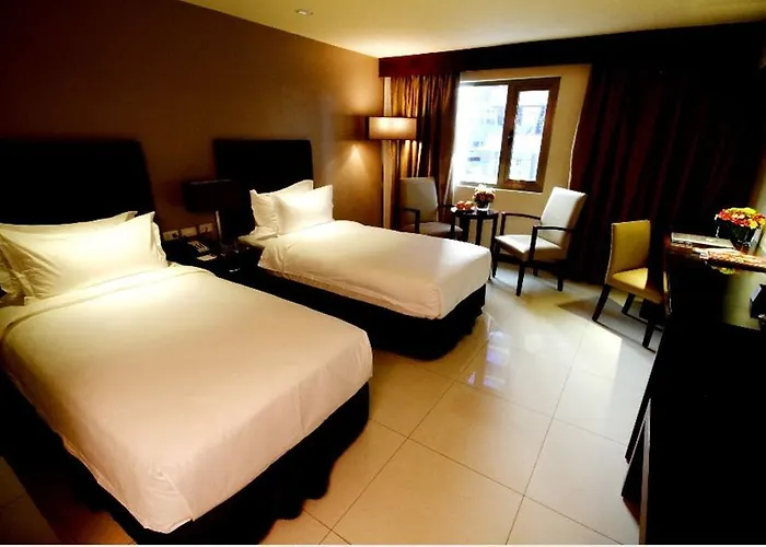 Mandarin Plaza Hotel